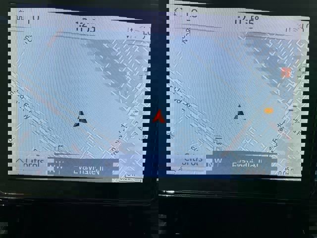 Used 2023 Ford Explorer Limited image 2