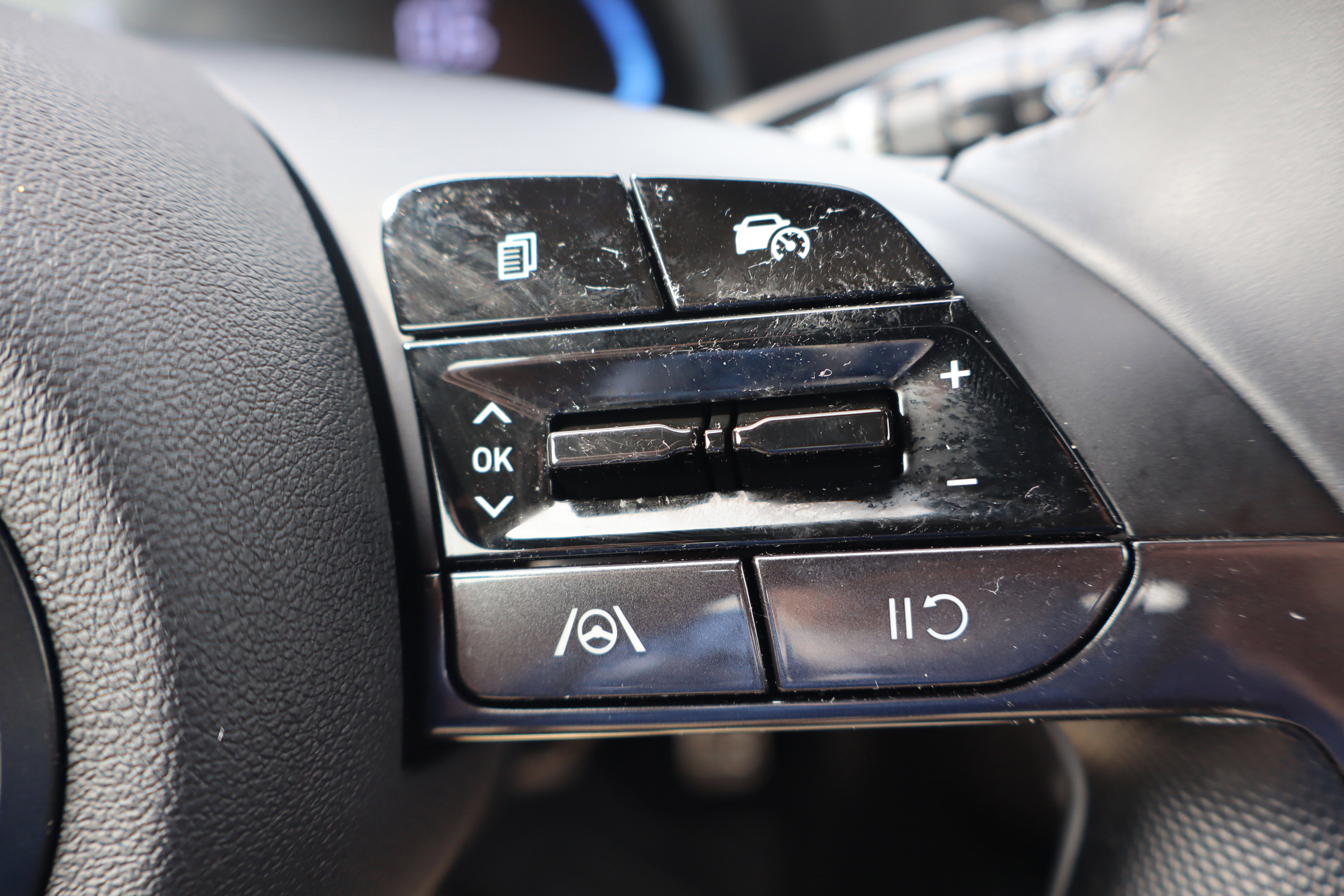 Used 2025 Hyundai Elantra Sport image 16