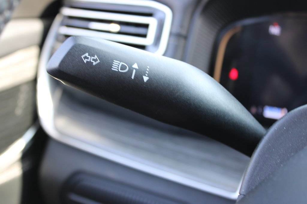 Used 2024 Jeep Wagoneer L Series II w/ Flexible Seating Group image 40