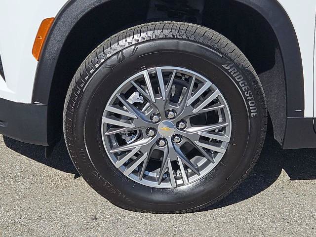 New 2027 Chevrolet Traverse LT w/ LPO, Cargo Package FWD image 33
