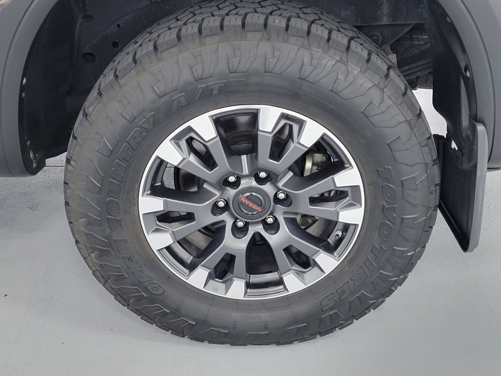 Used 2022 Nissan Titan PRO-4X w/ Pro-4x Convenience Package AWD/4WD image 11