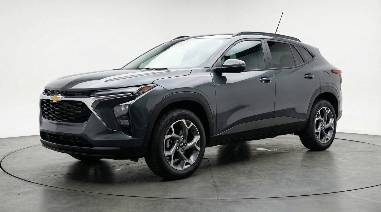 Used 2025 Chevrolet Trax LT image 3