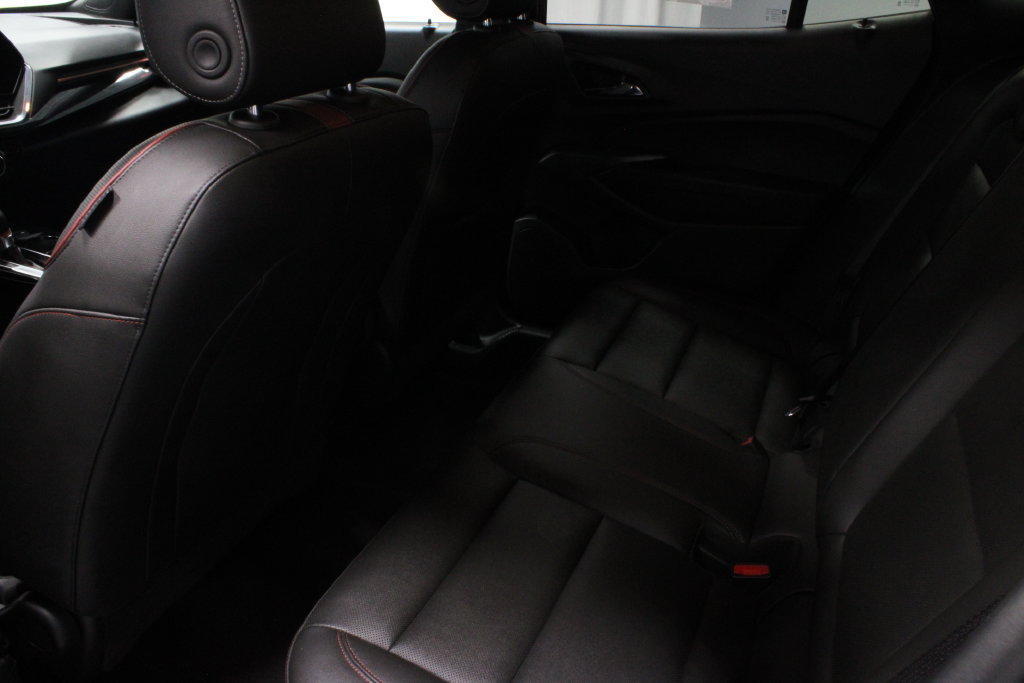 Used 2025 Chevrolet Trax RS w/ Driver Confidence Package FWD image 20