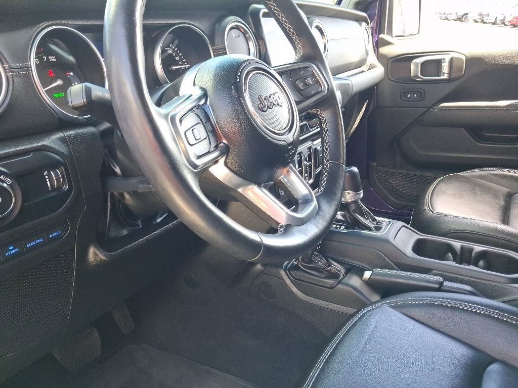 Used 2023 Jeep Wrangler Unlimited Sahara w/ Cold Weather Group AWD/4WD image 24