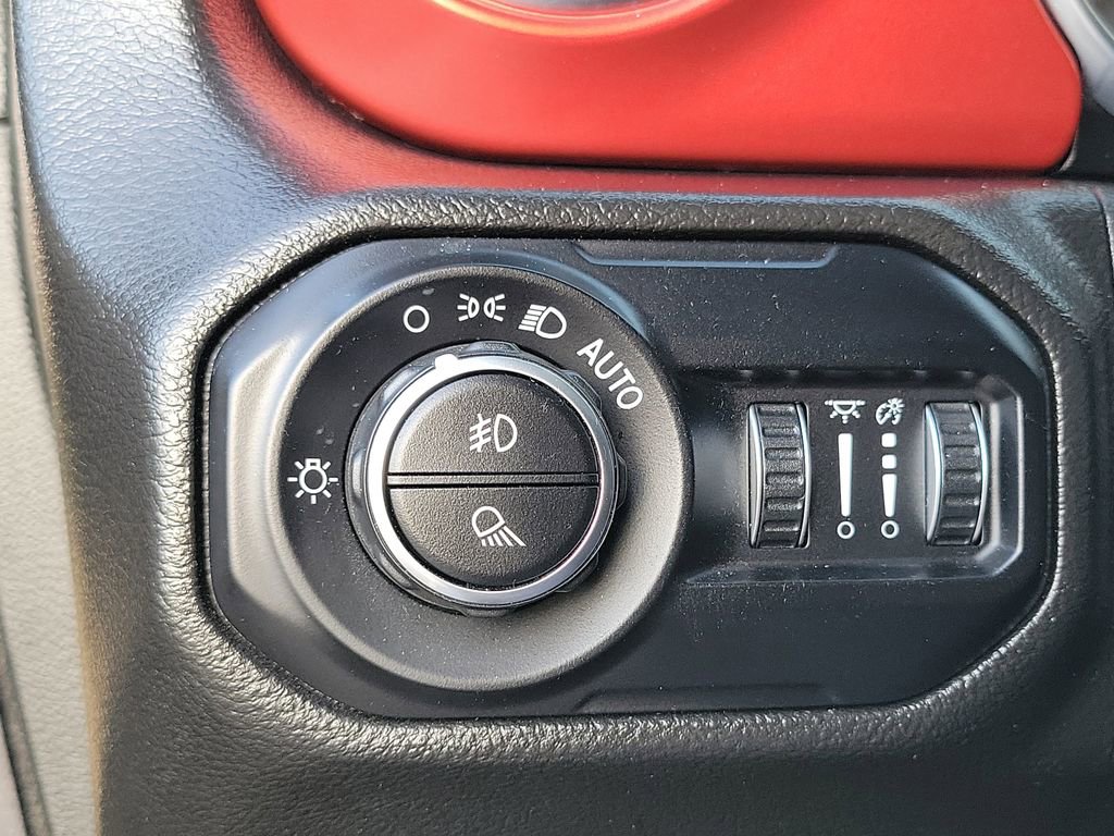 Certified 2022 Jeep Gladiator Rubicon w/ Cold Weather Group image 13