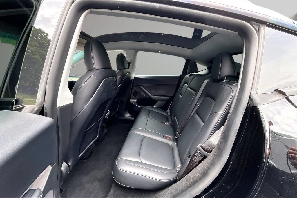 Used 2022 Tesla Model Y Long Range AWD/4WD image 21