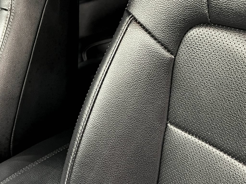 Used 2022 Ford Mustang Premium RWD image 17