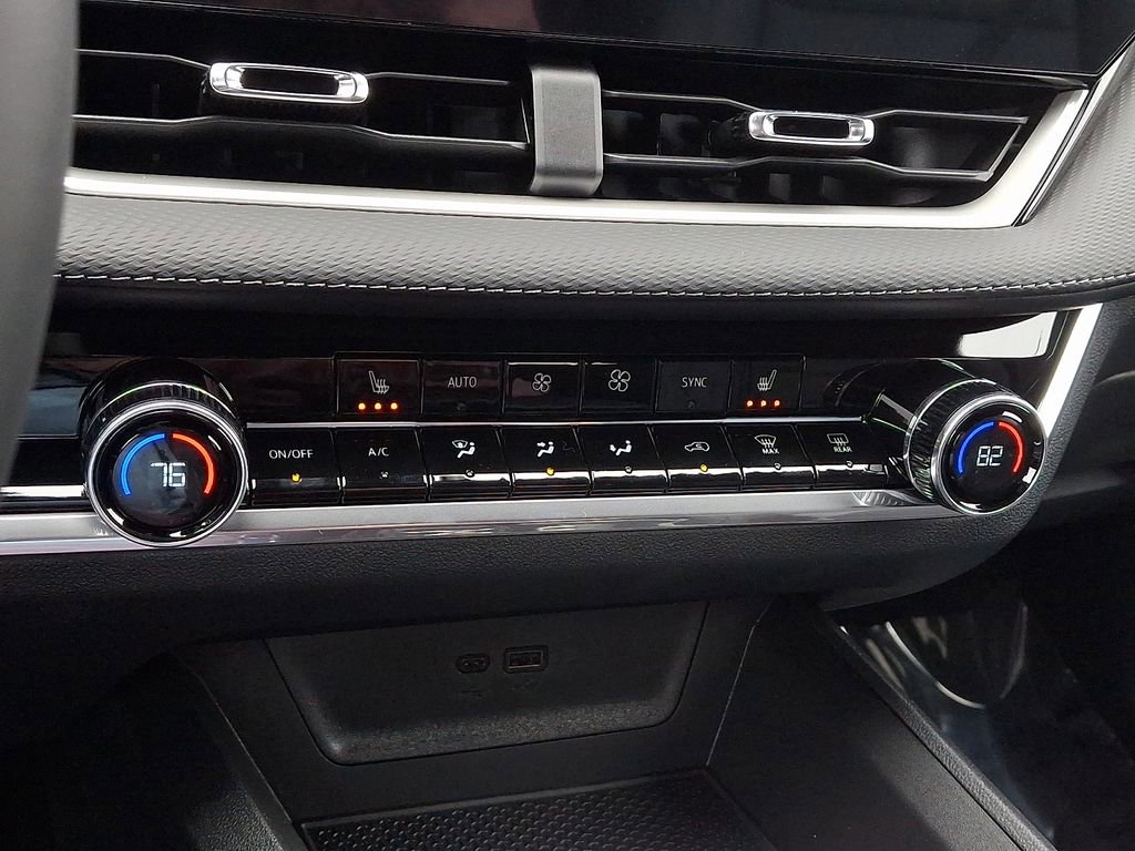 New 2026 Chevrolet Equinox LT w/ Convenience Package II image 11