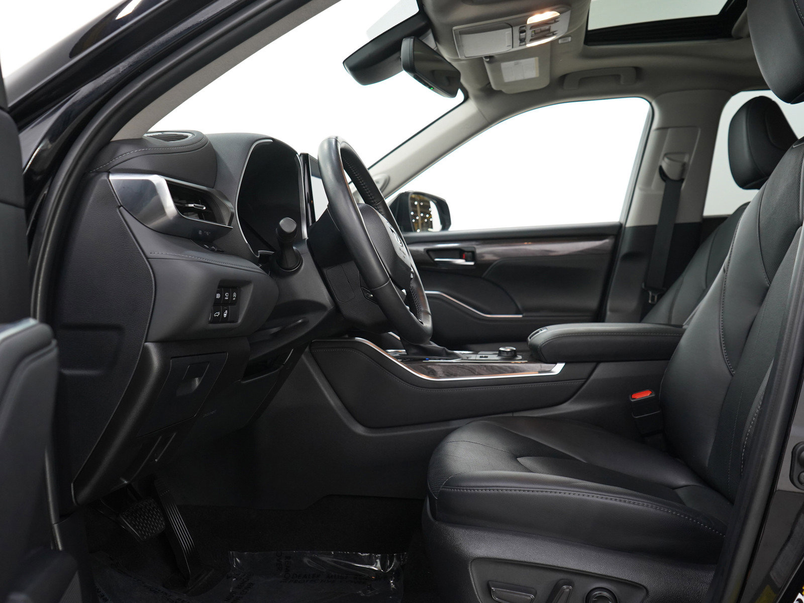 Used 2024 Toyota Highlander Limited AWD/4WD image 23