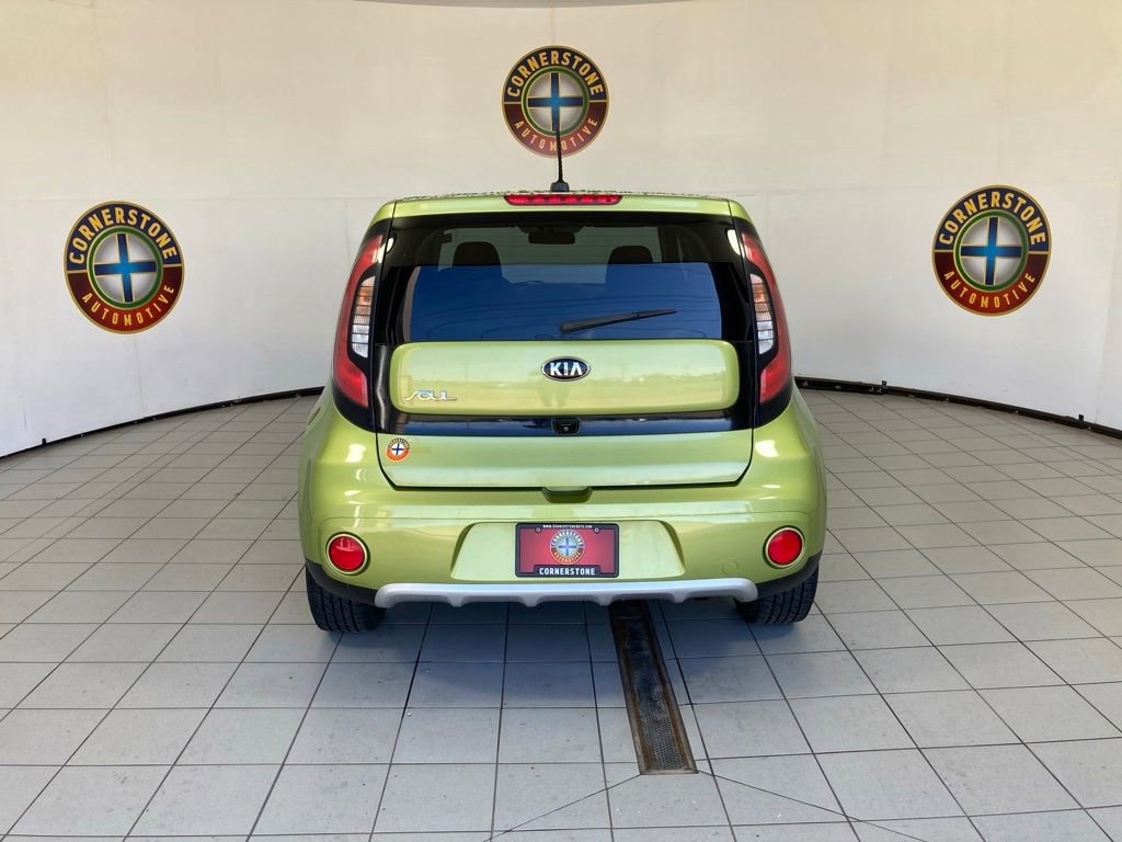 Used 2018 Kia Soul + FWD image 19