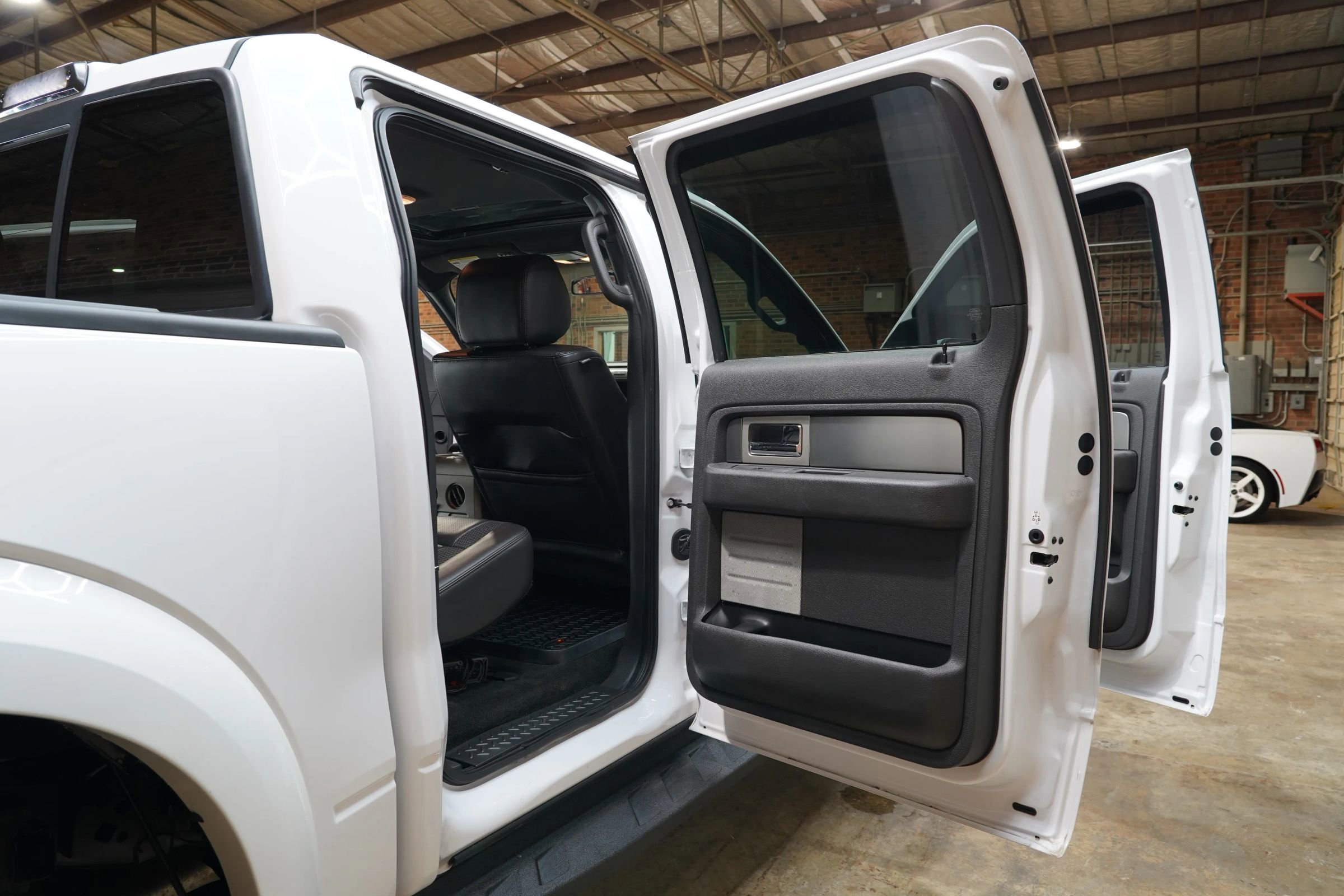 Used 2014 Ford F150 Raptor w/ Equipment Group 801A Luxury AWD/4WD image 44