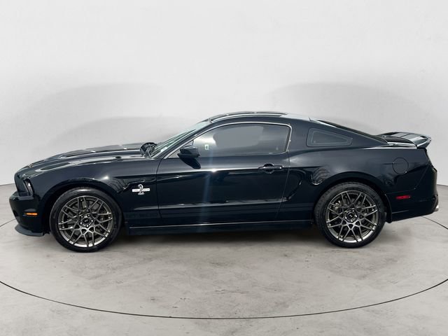 Used 2013 Ford Mustang Shelby GT500 RWD image 2