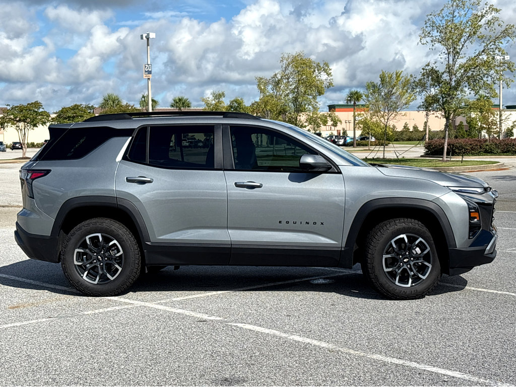 Used 2025 Chevrolet Equinox ACTIV w/ Safety and Technology Package image 28