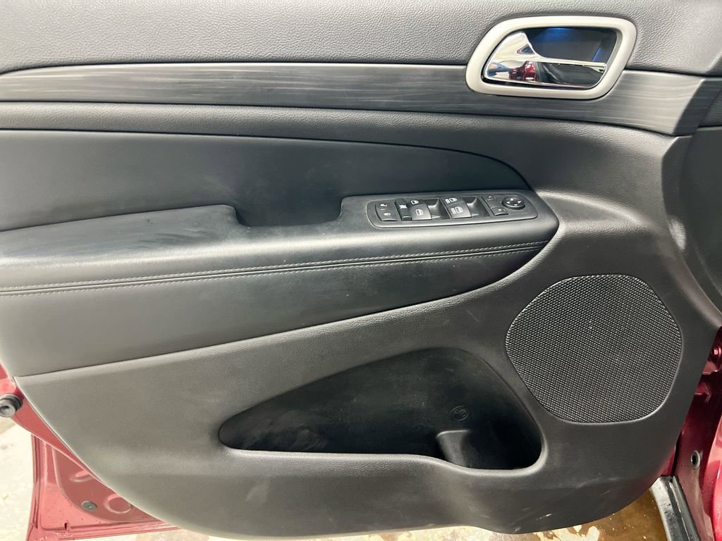 Used 2021 Jeep Grand Cherokee Laredo image 20