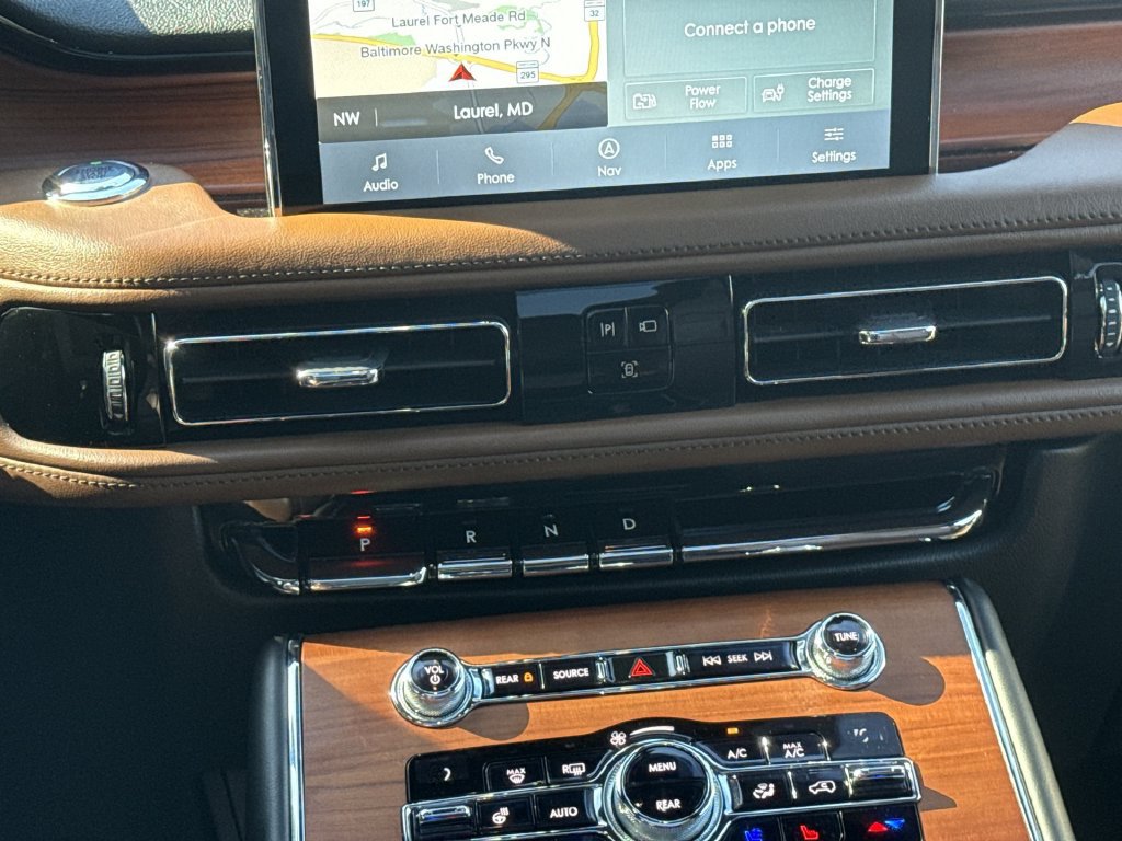 Used 2020 Lincoln Aviator Grand Touring w/ Equipment Group 301A AWD/4WD image 21