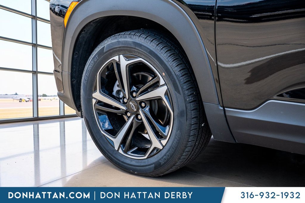 Used 2023 Chevrolet TrailBlazer RS FWD image 34