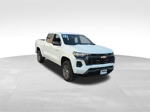 Certified 2023 Chevrolet Colorado LT w/ LT Convenience Package II AWD/4WD image 3
