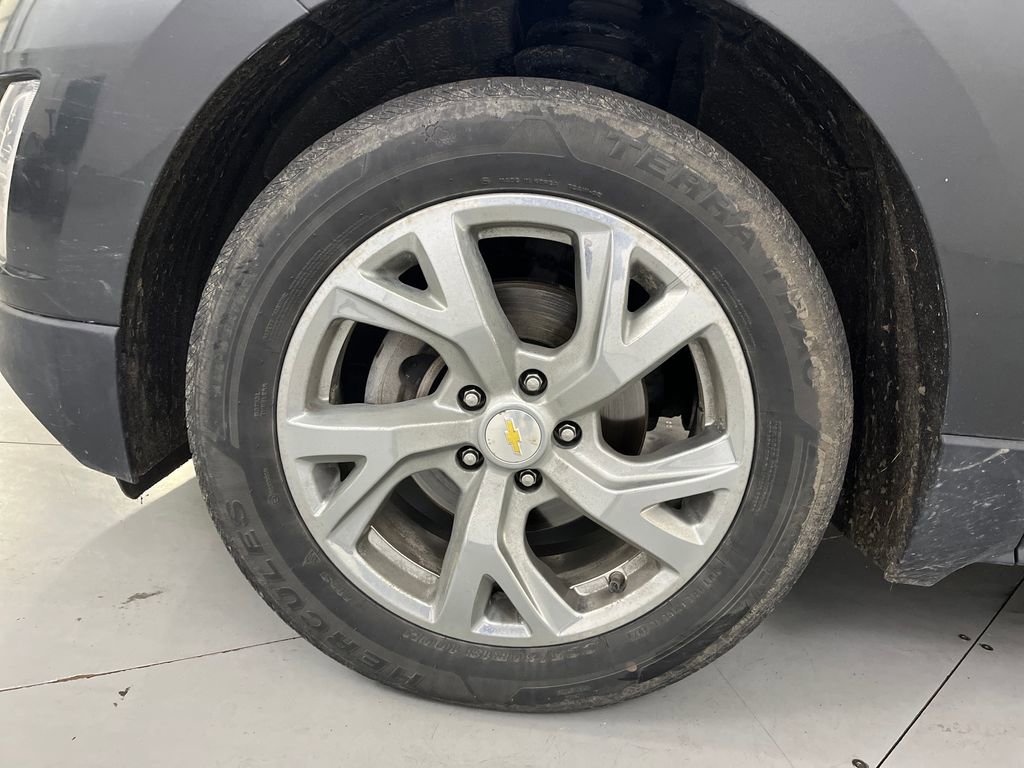 Used 2018 Chevrolet Equinox Premier w/ Infotainment II Package image 9
