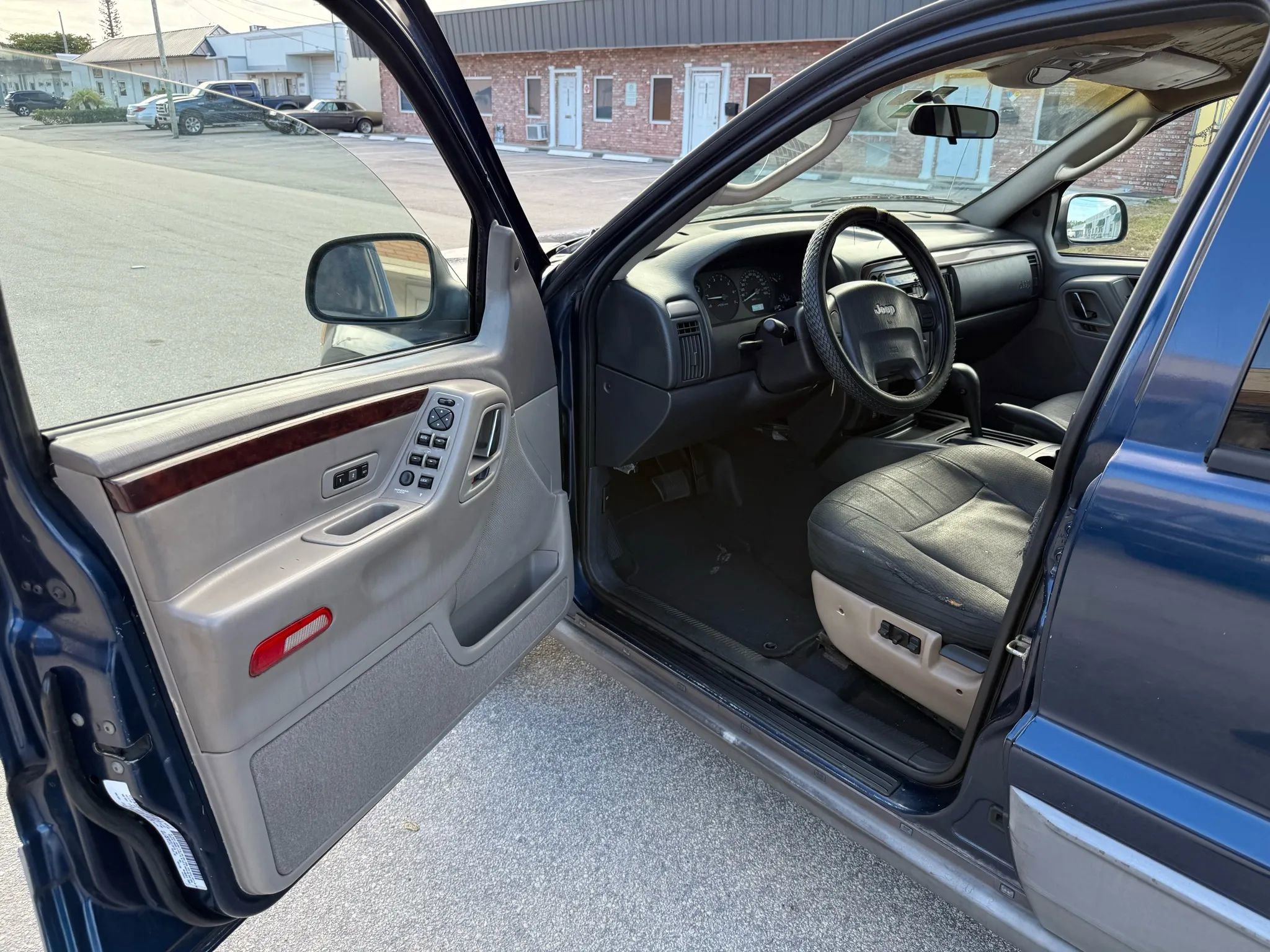 Used 2002 Jeep Grand Cherokee Laredo image 8