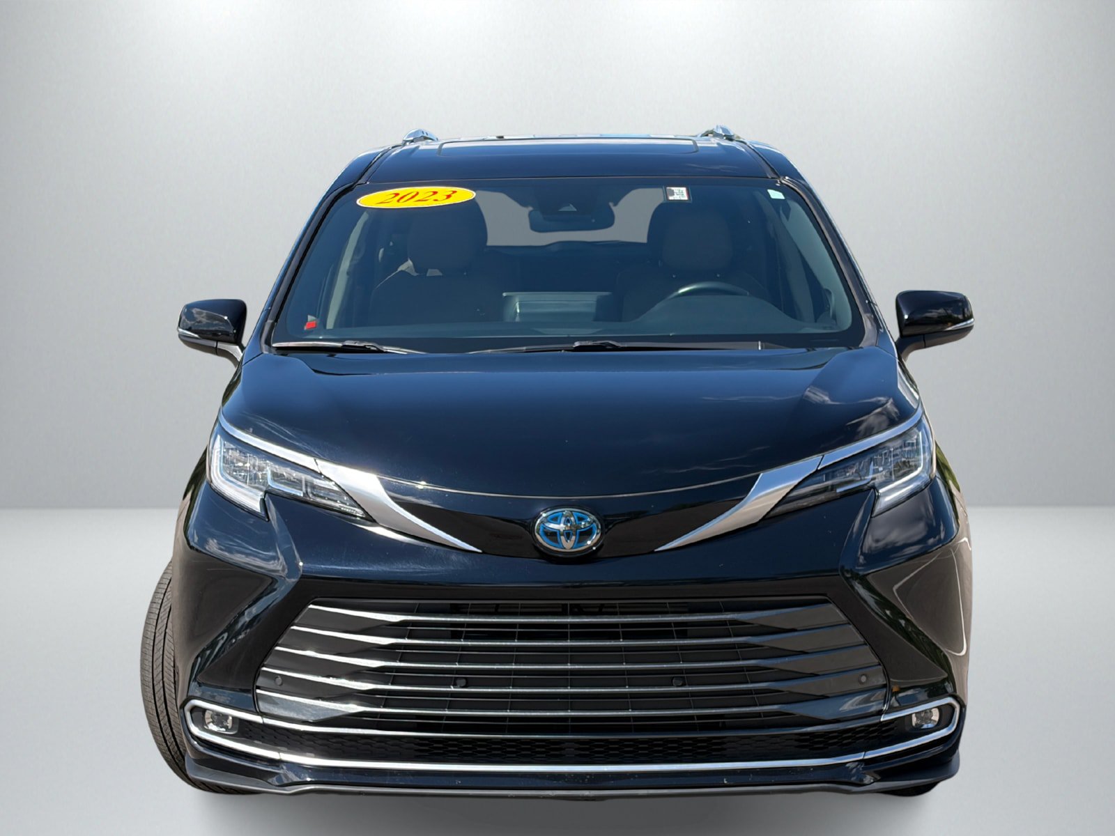 Used 2023 Toyota Sienna Limited FWD image 8
