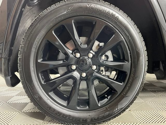 Used 2018 Jeep Grand Cherokee Altitude AWD/4WD image 12