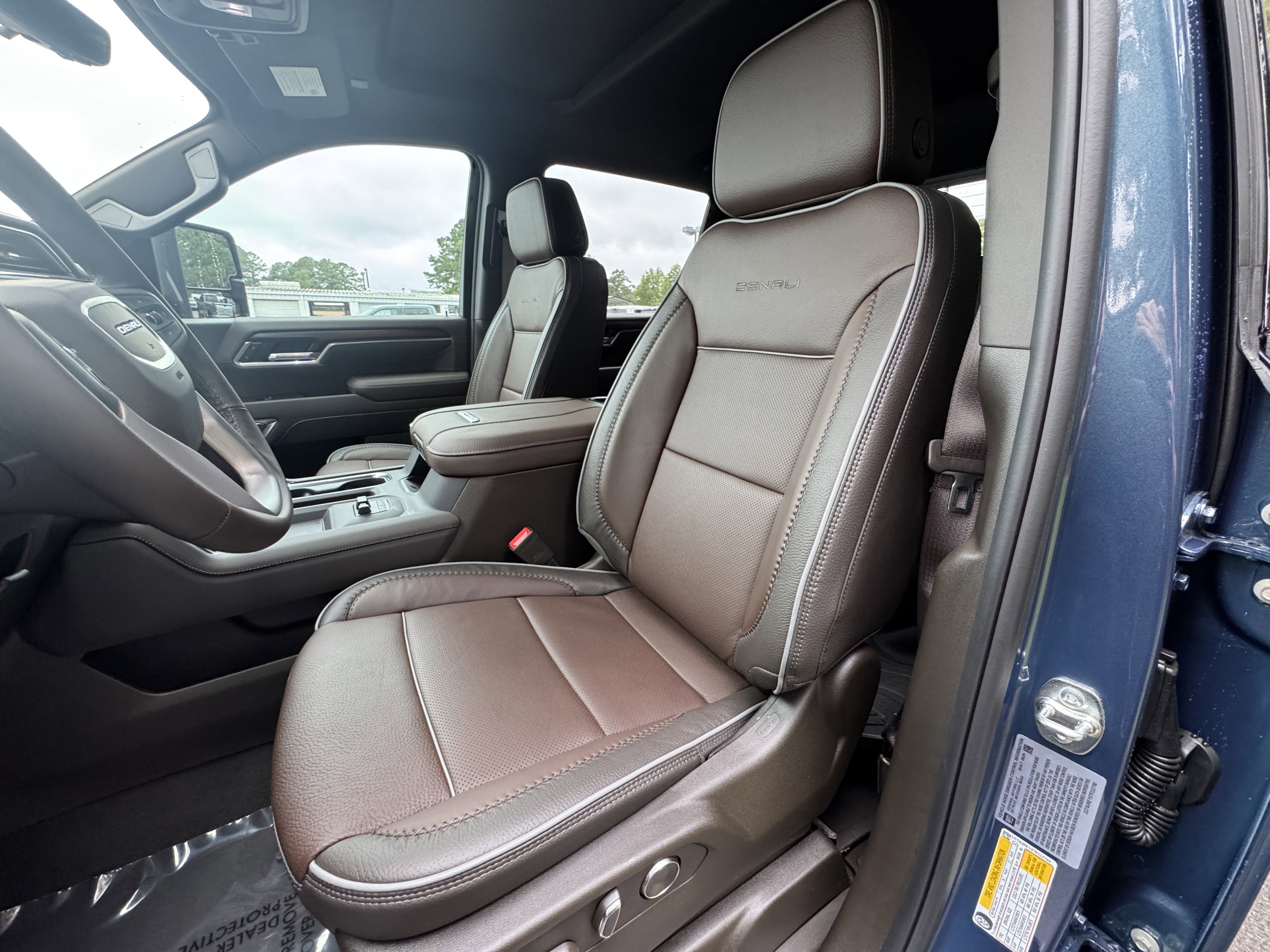 New 2026 GMC Sierra 2500 Denali w/ Denali Reserve Package image 24