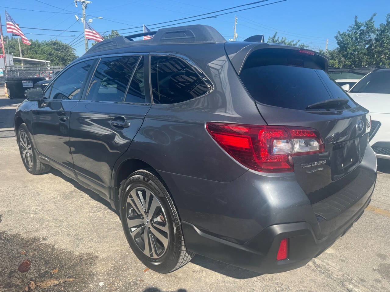 Used 2018 Subaru Outback 2.5i Limited AWD/4WD image 3