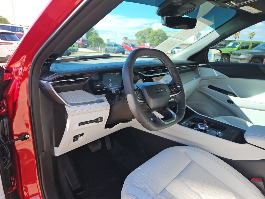 Used 2026 Jeep Cherokee Limited AWD/4WD image 16
