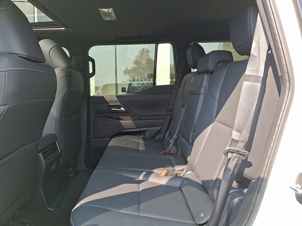 Used 2024 Lexus GX 550 w/ Accessory Package (Z1) AWD/4WD image 11