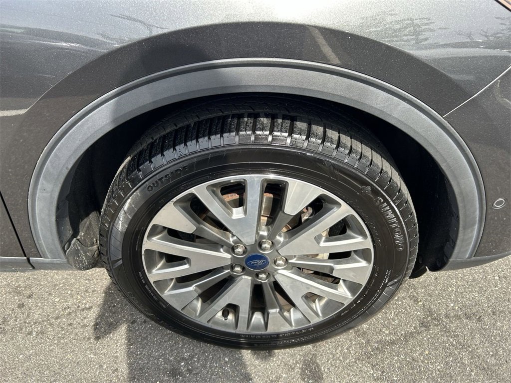 Used 2020 Ford Escape Titanium image 13