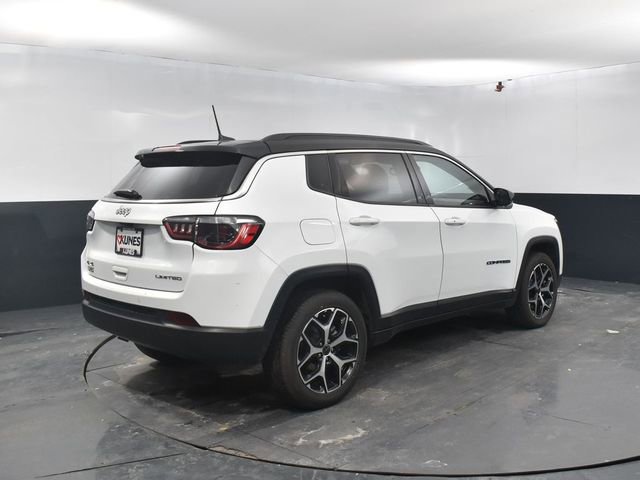 Used 2025 Jeep Compass Limited image 9