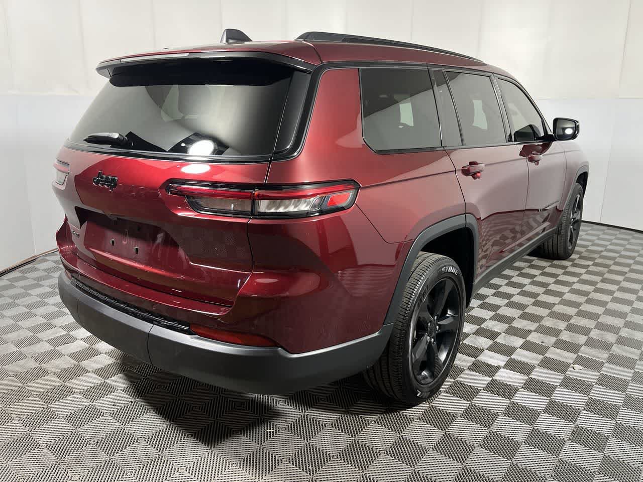 Used 2023 Jeep Grand Cherokee L Laredo AWD/4WD image 8