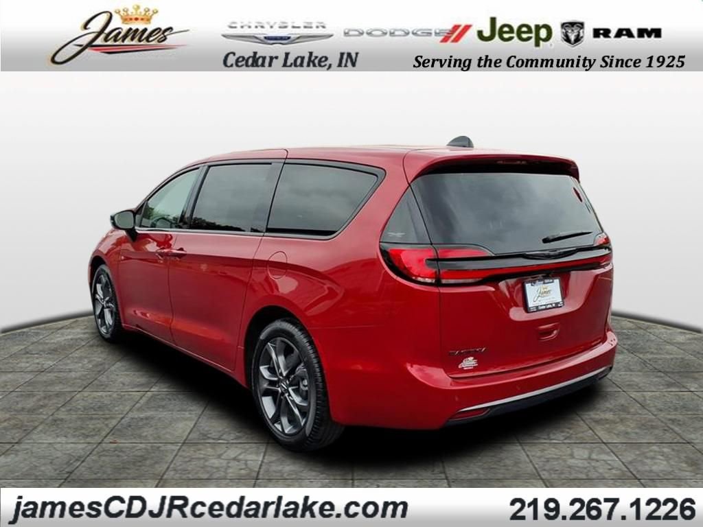New 2026 Chrysler Pacifica Select image 3