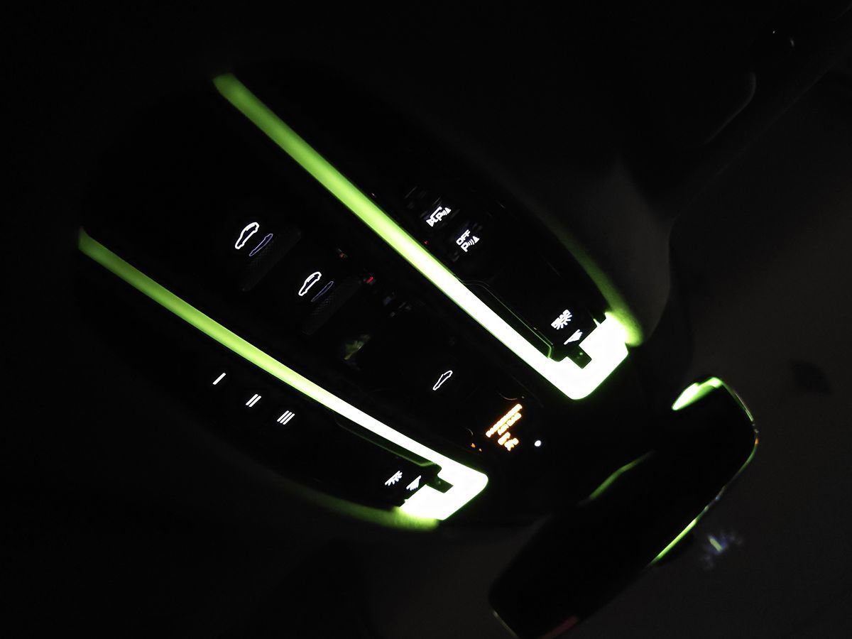 Used 2020 Porsche Panamera 4S image 23