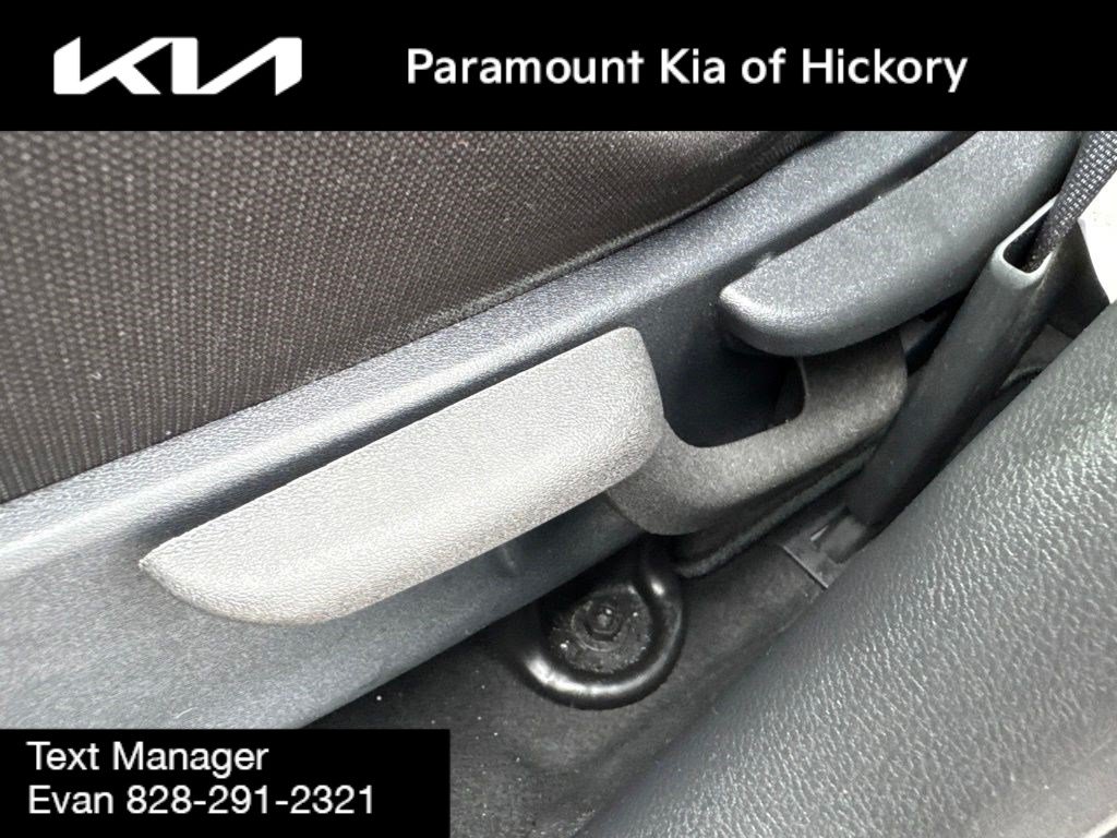 Used 2020 Nissan Kicks SV FWD image 18