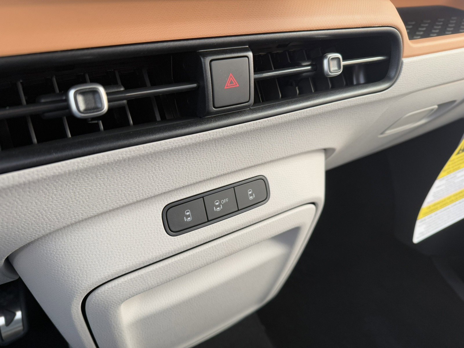 New 2025 Volkswagen ID. Buzz 1st Edition image 18