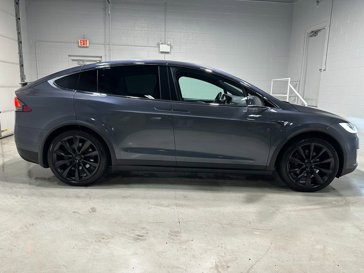 Used 2019 Tesla Model X image 2