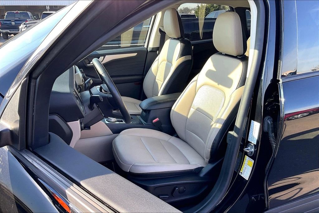 Used 2022 Ford Escape SEL w/ Technology Package AWD/4WD image 23