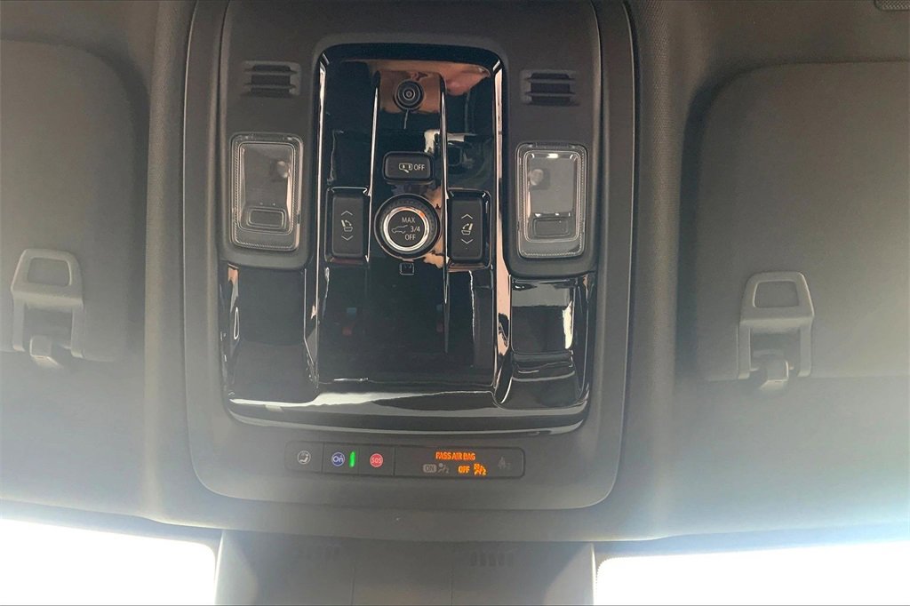 New 2026 Cadillac Escalade 4WD w/ LPO, Floor Liner Package image 20