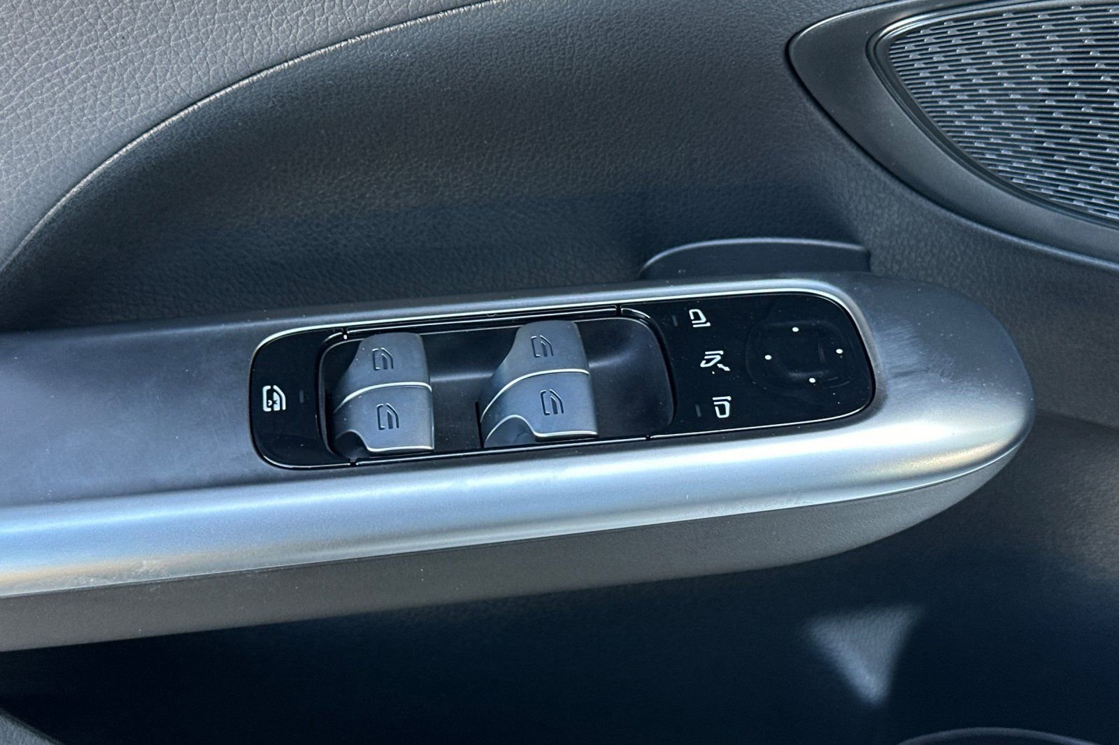 New 2025 Mercedes-Benz C 300 4MATIC Sedan image 22