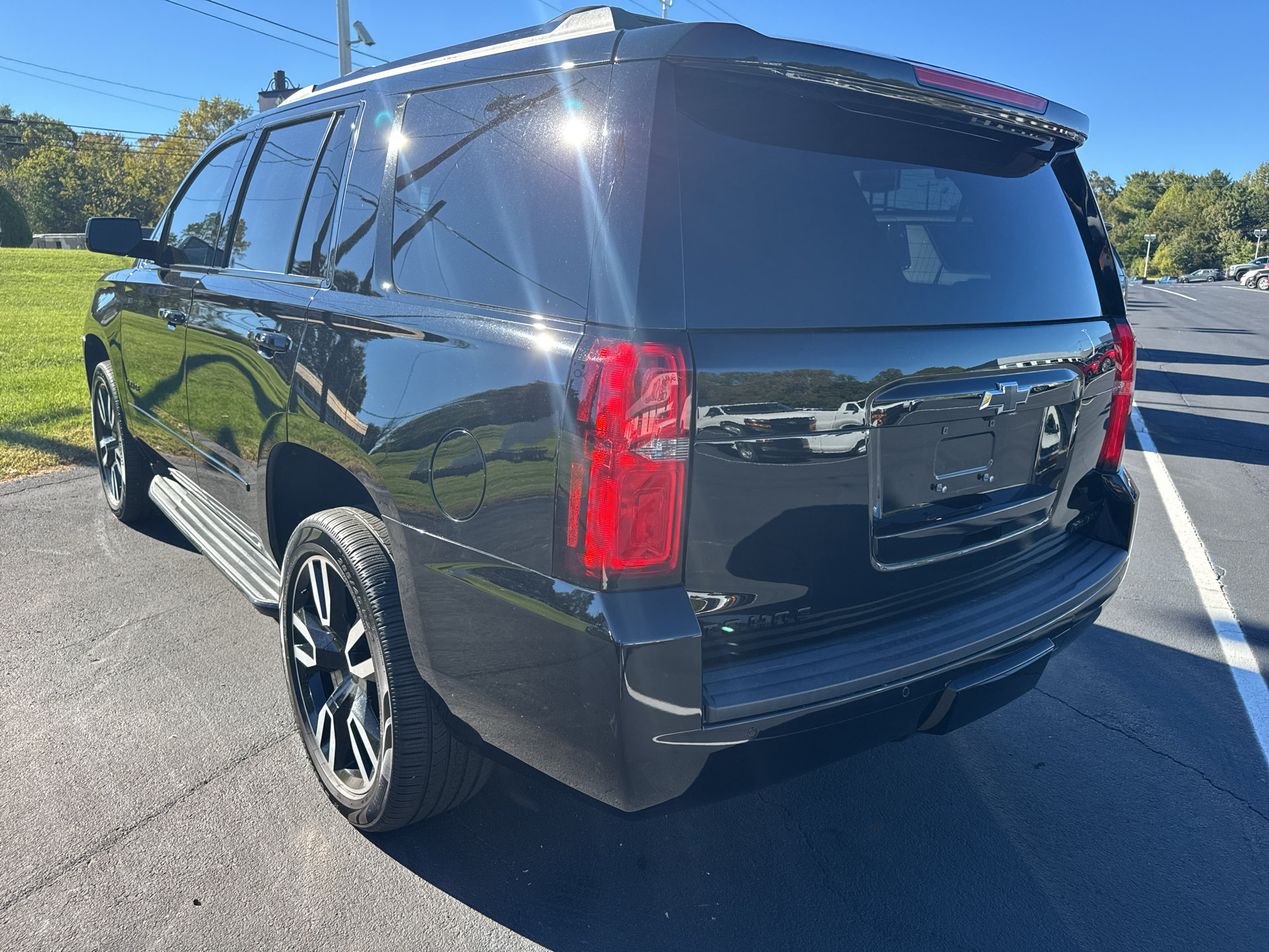 Used 2019 Chevrolet Tahoe Premier AWD/4WD image 4
