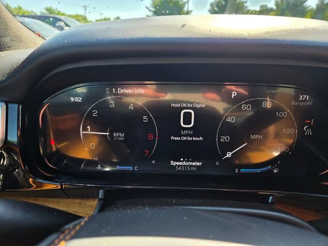 Used 2023 Jeep Grand Wagoneer L Series III w/ Rear Seat Video Group 1 AWD/4WD image 4