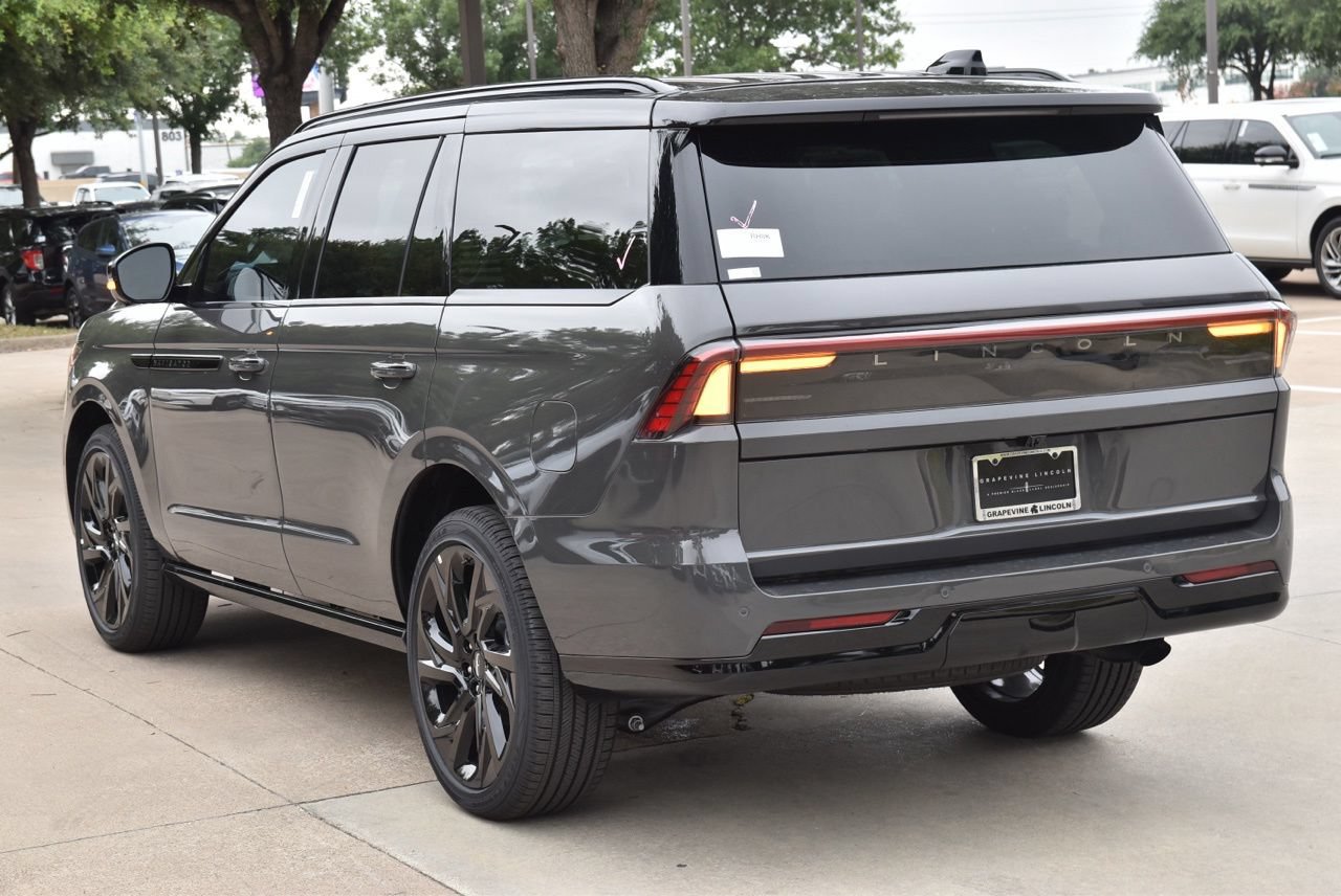 New 2026 Lincoln Navigator Black Label AWD/4WD image 9