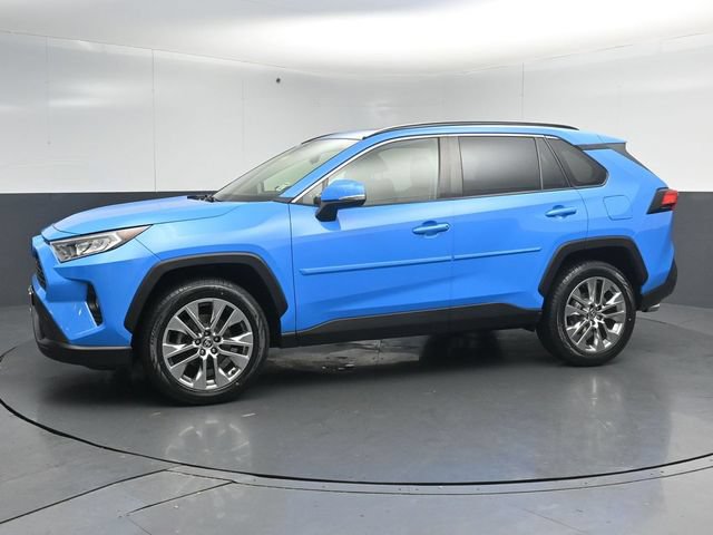 Used 2021 Toyota RAV4 XLE Premium AWD/4WD image 4