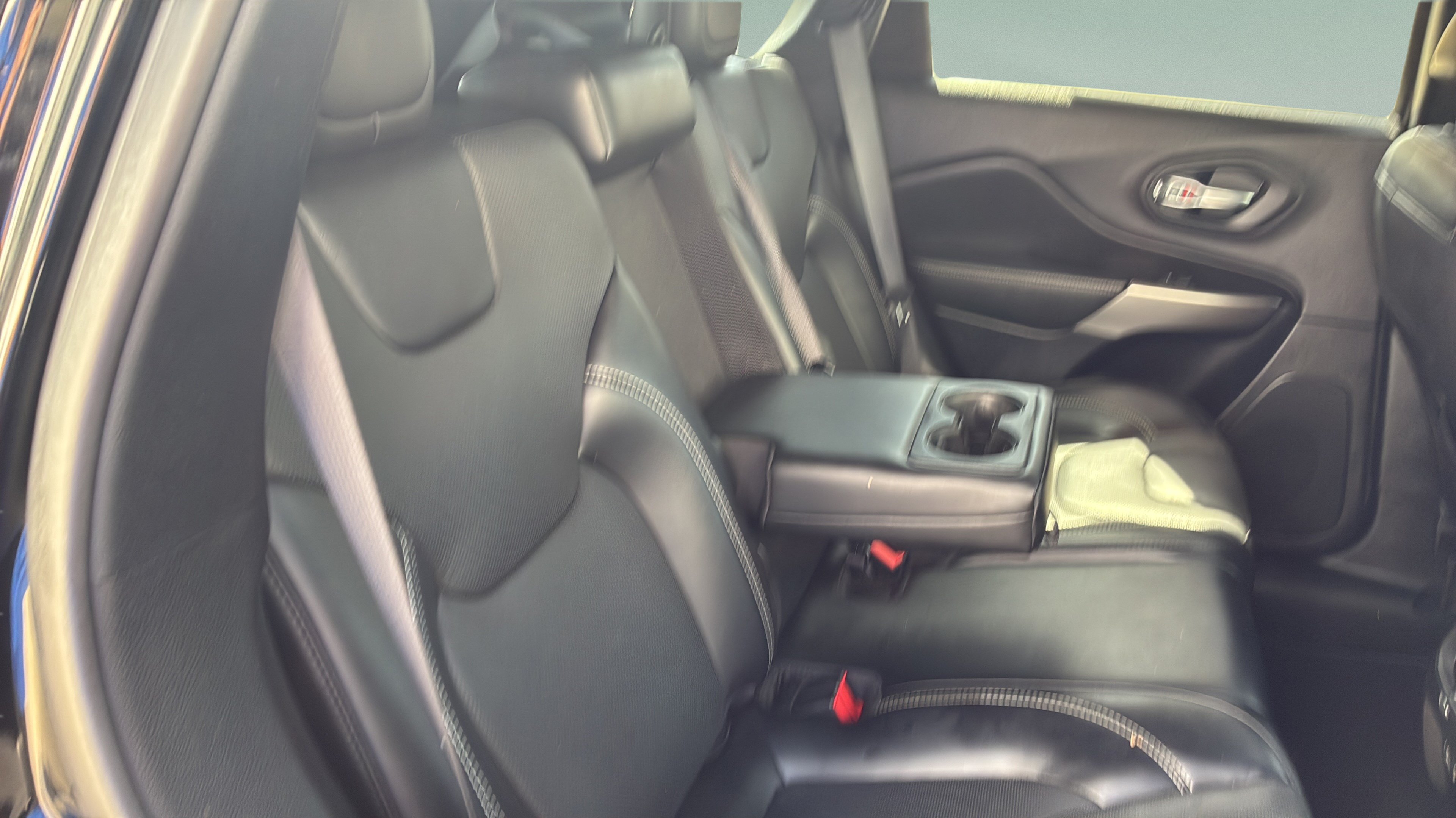 Used 2021 Jeep Cherokee Latitude Lux 80th Anniv w/ Quick Order Package 26U 80TH FWD image 24