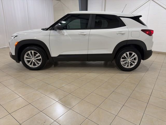 Used 2023 Chevrolet TrailBlazer LS image 2