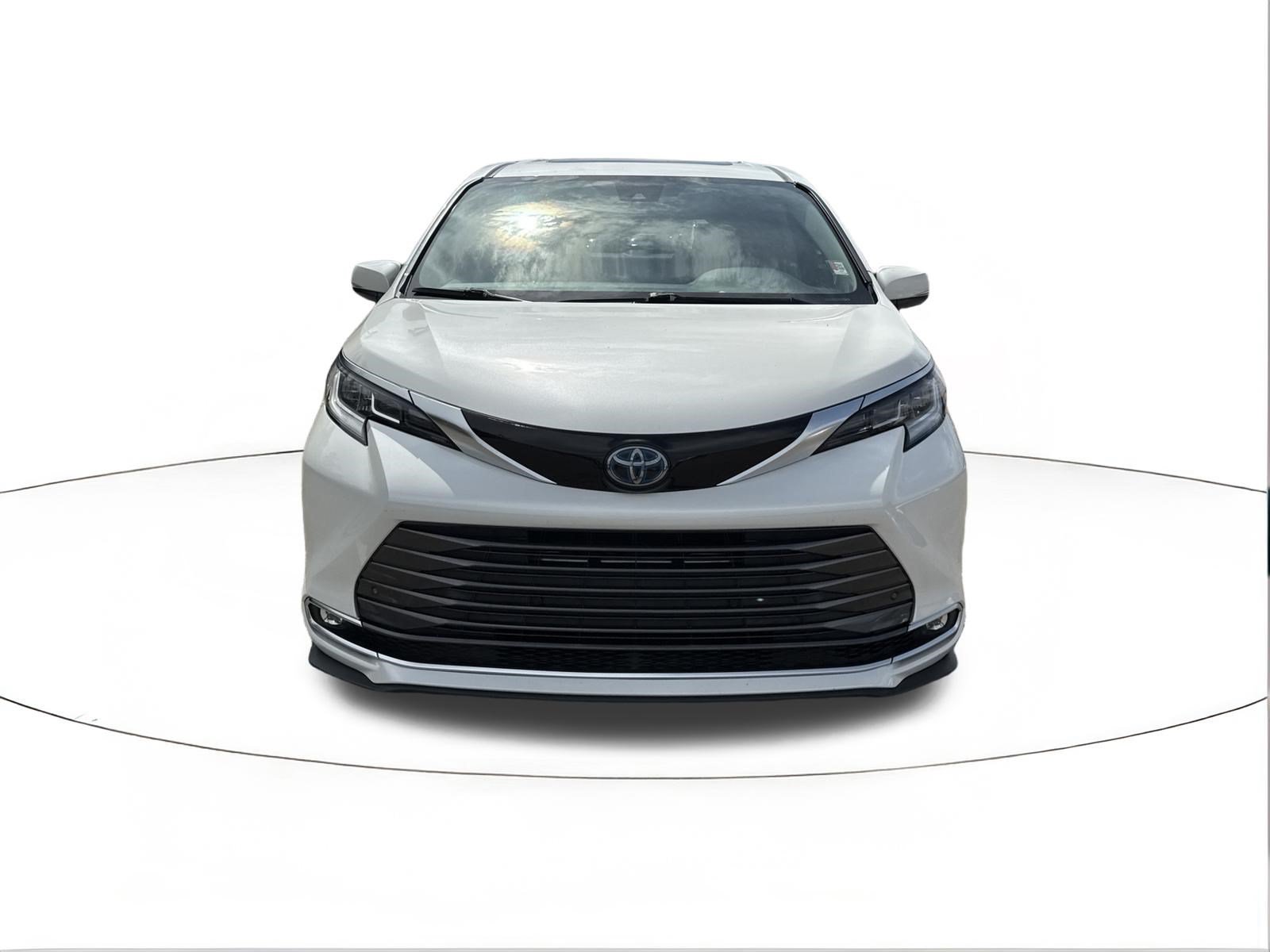 Used 2021 Toyota Sienna Limited AWD/4WD image 8