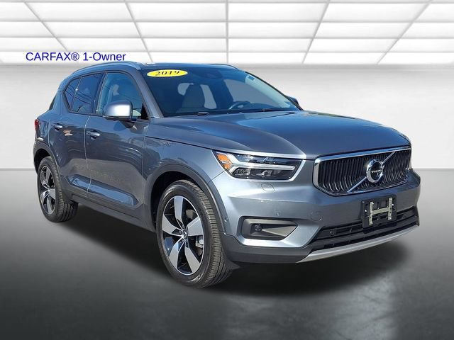 Used 2019 Volvo XC40 T5 Momentum AWD/4WD image 1