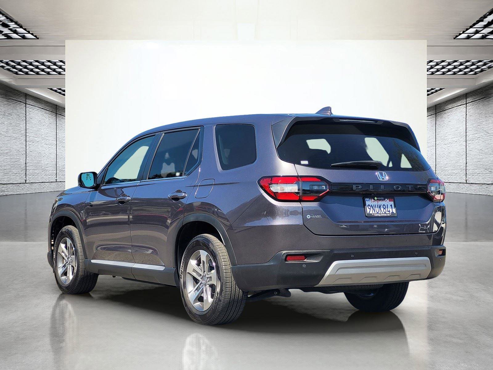 Used 2025 Honda Pilot EX-L image 9