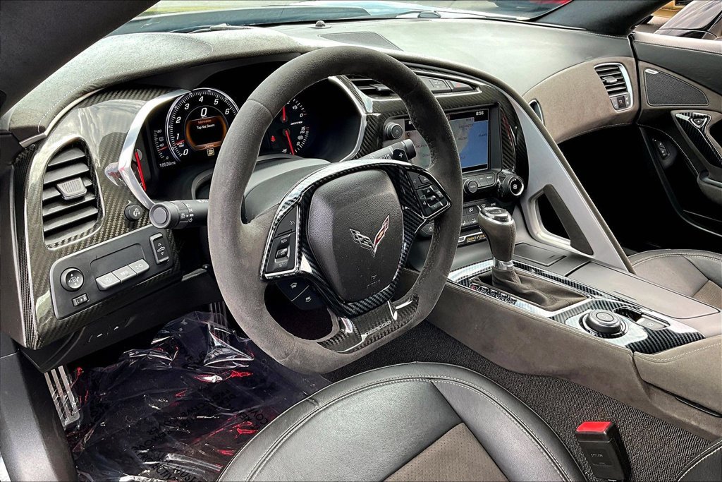 Used 2016 Chevrolet Corvette Z06 w/ 3LZ Preferred Equipment Group RWD image 18